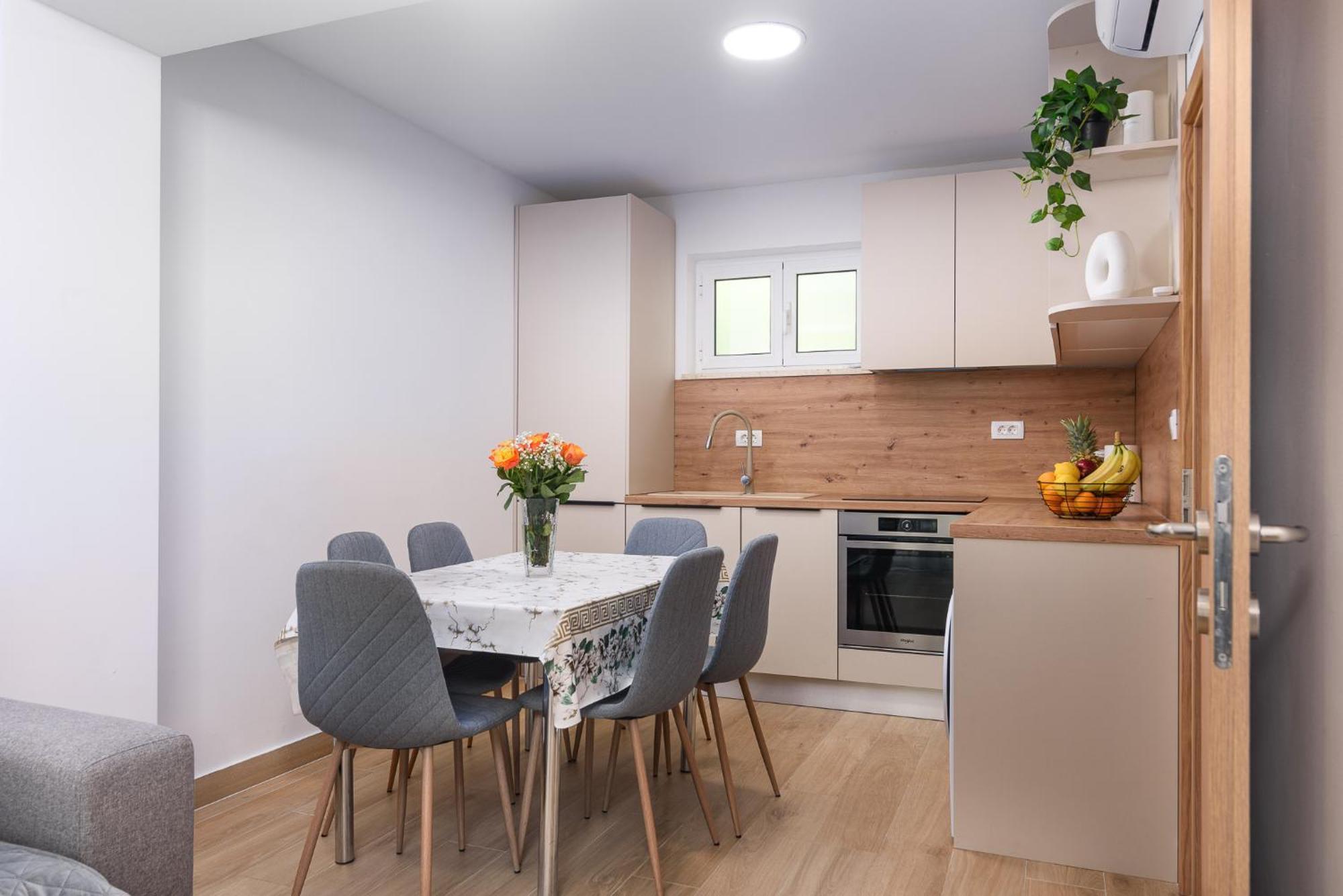 Apartments Eva Трогір Екстер'єр фото