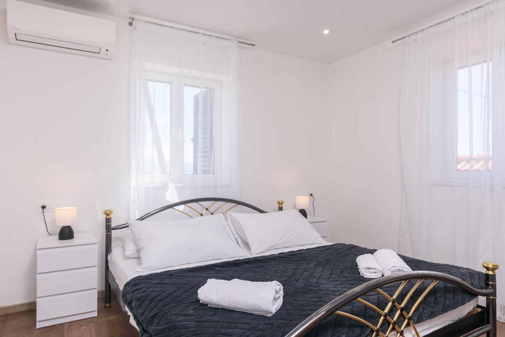 Apartments Eva Трогір Екстер'єр фото