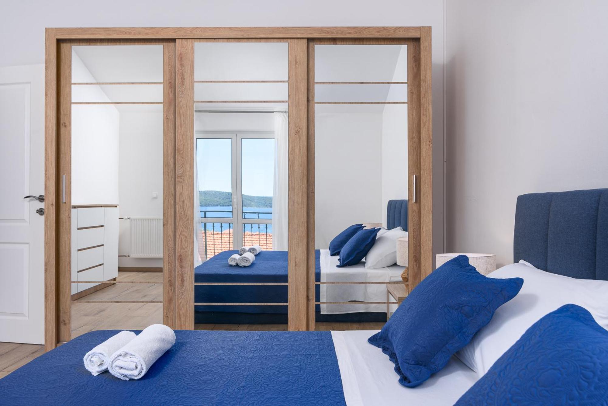 Apartments Eva Трогір Екстер'єр фото