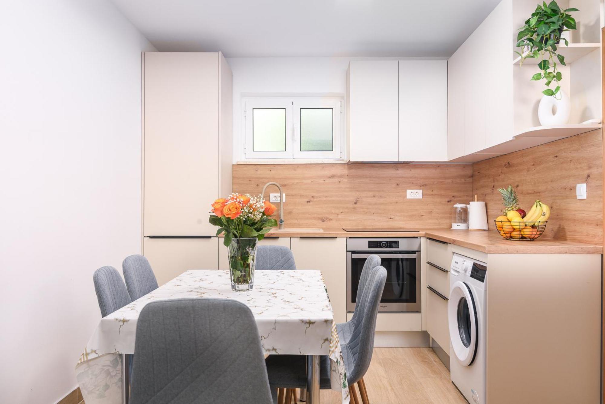 Apartments Eva Трогір Екстер'єр фото