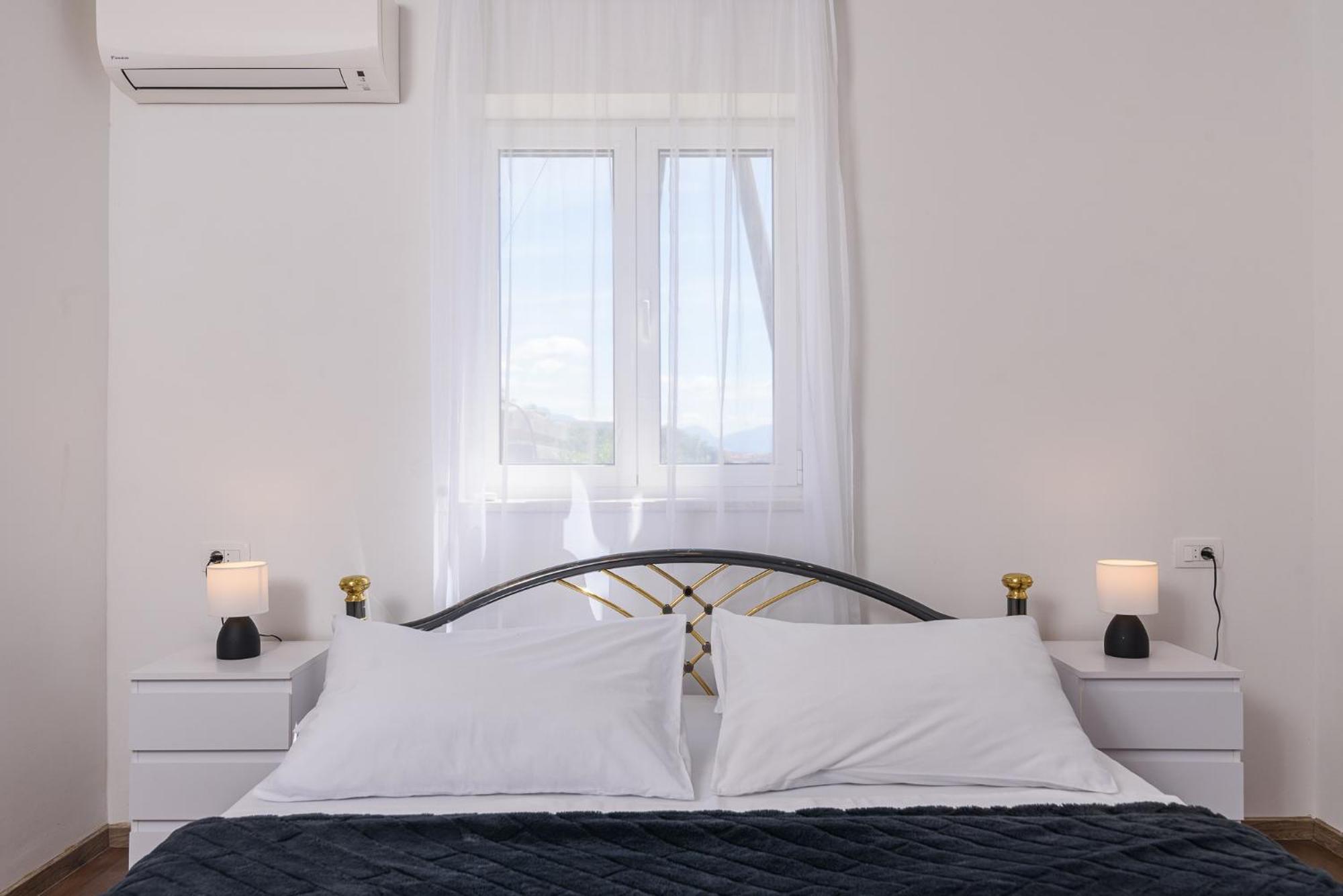 Apartments Eva Трогір Екстер'єр фото