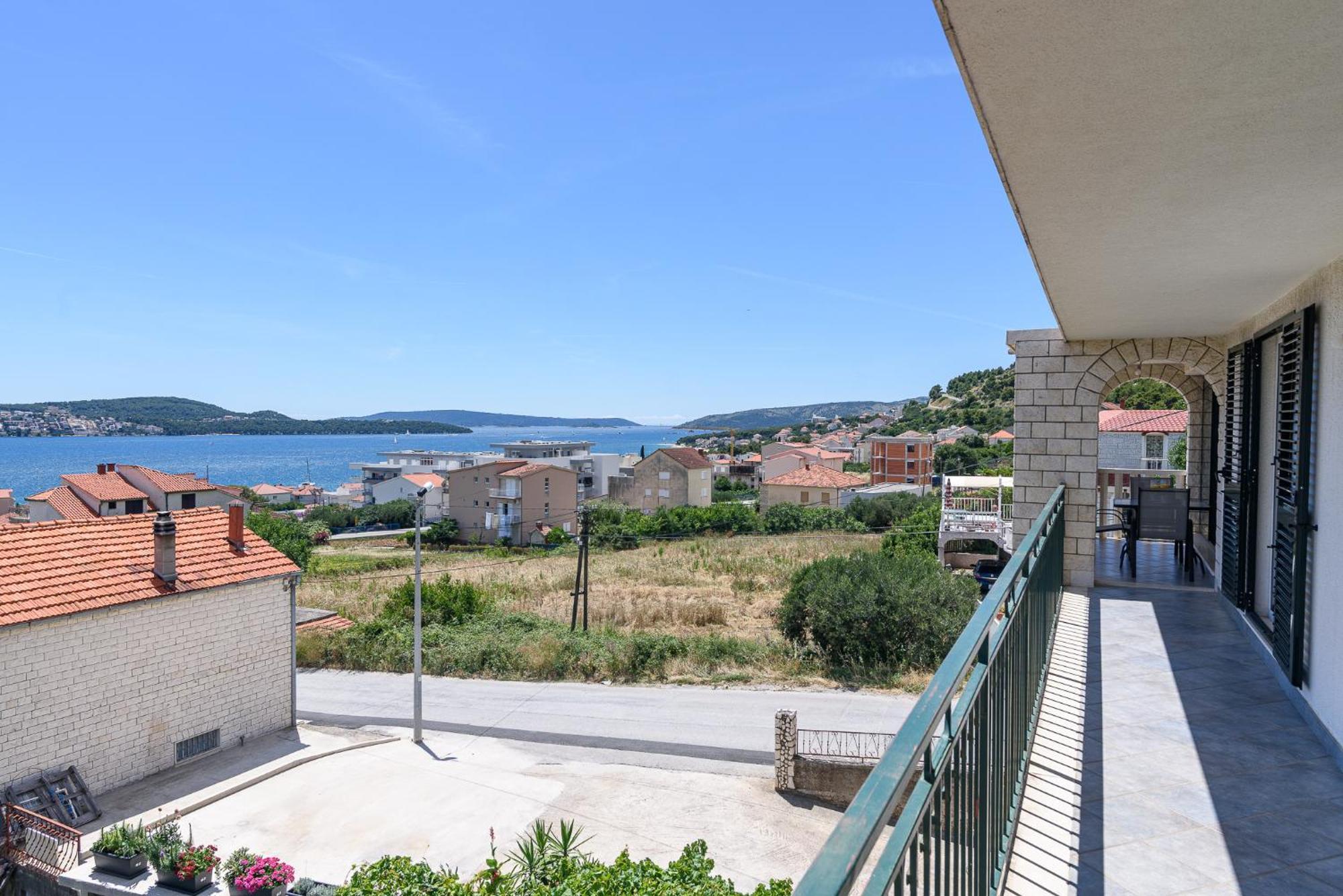 Apartments Eva Трогір Екстер'єр фото