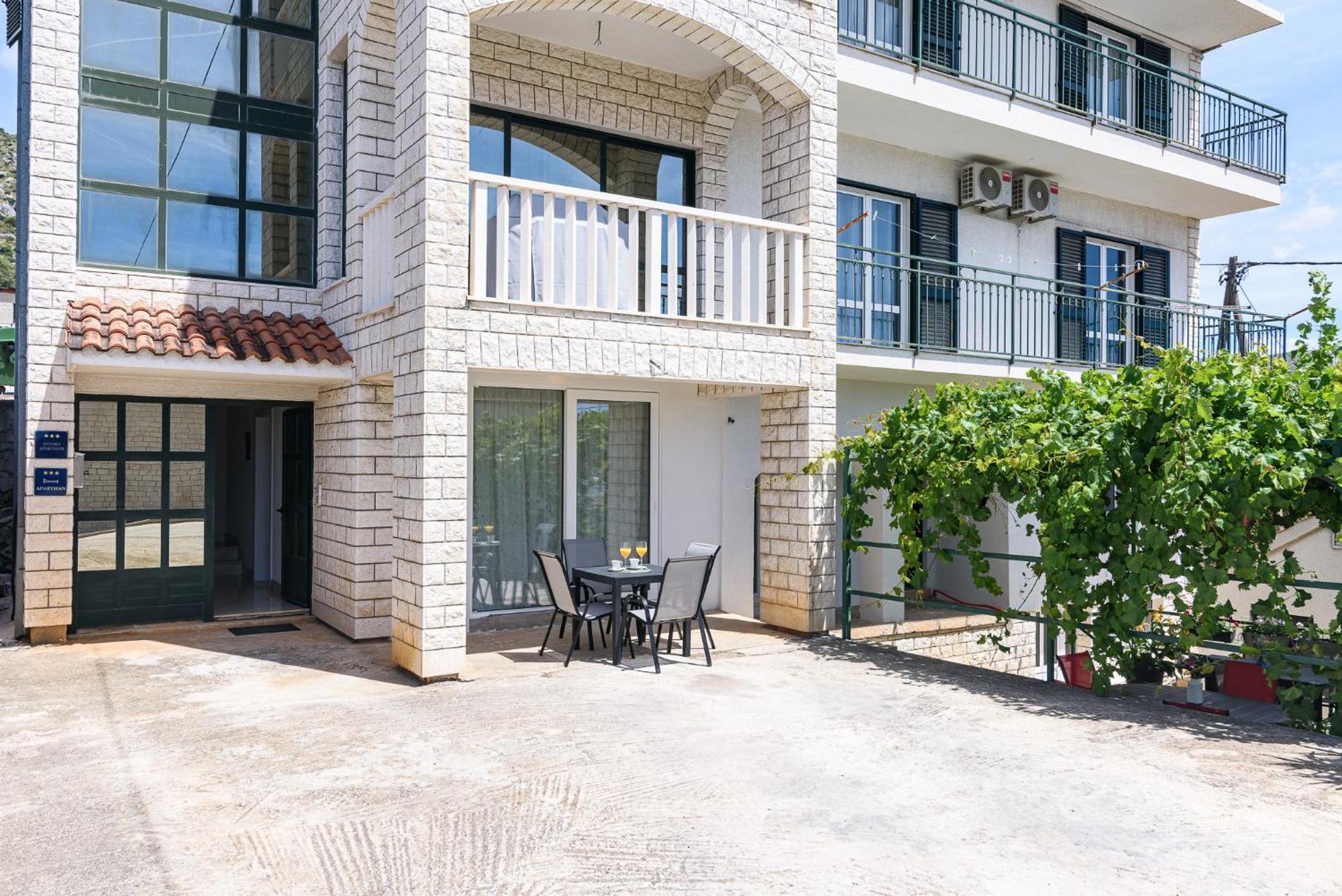 Apartments Eva Трогір Екстер'єр фото