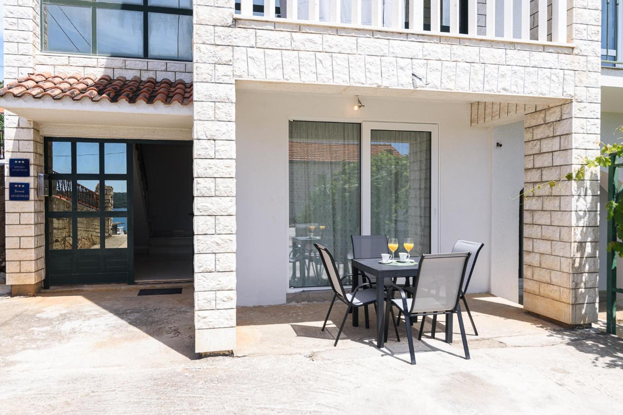 Apartments Eva Трогір Екстер'єр фото