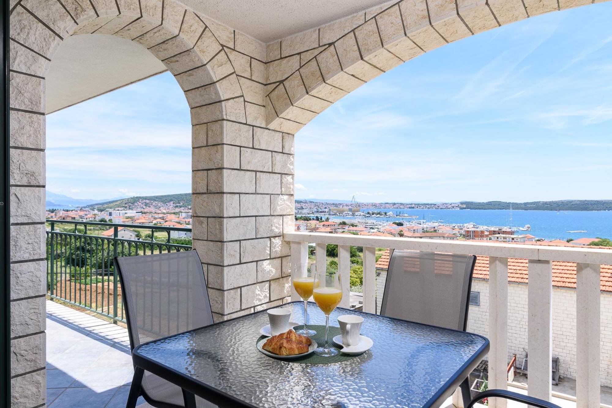 Apartments Eva Трогір Екстер'єр фото
